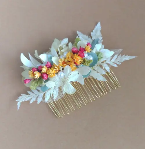 Pente Decorado com Flores Desidratadas