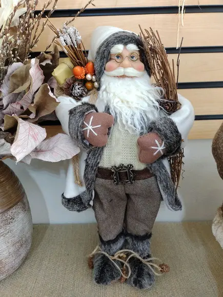 Papai Noel Rústico de Casaco Branco