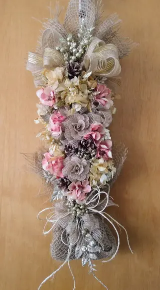 Arranjo de Porta - Natal com flores de macieira