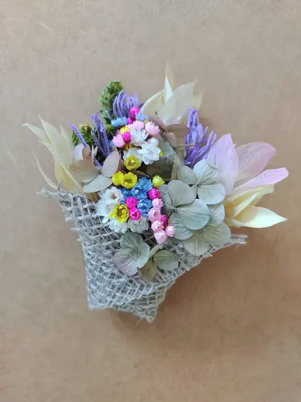 Arranjo de Flores Desidratadas com Íma de Geladeira
