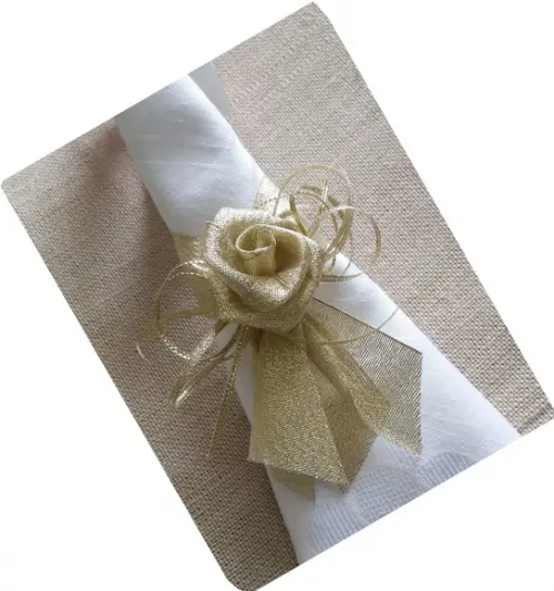 Porta-guardanapo com Flor de Fita - Ouro