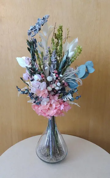 Arranjo com flores desidratadas