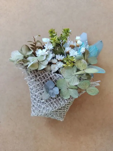 Arranjo de Flores Desidratadas com Íma de Geladeira