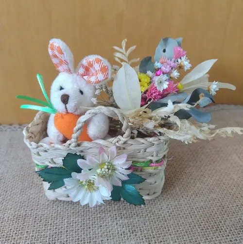 Sacolinha de Palha Decorada com Coelhinho