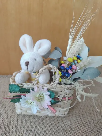 Sacolinha de Palha Decorada com Coelhinho
