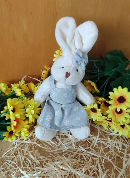 Coelhinha de Pelúcia (20cm)