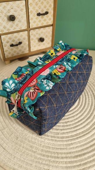 Necessaire Babados Tecido Jeans