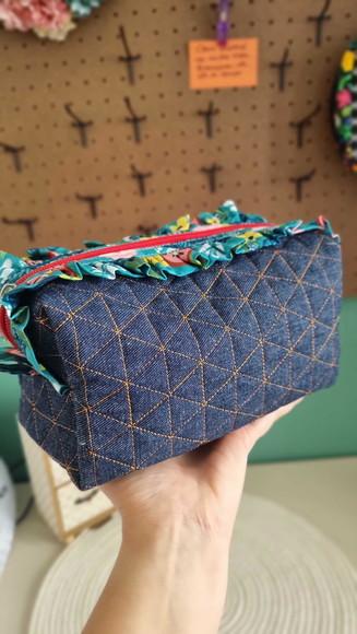 Necessaire Babados Tecido Jeans