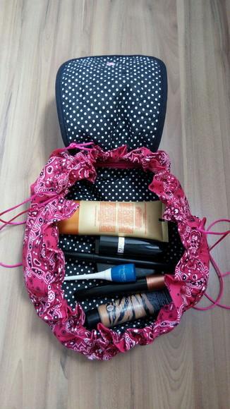 Necessaire Redonda em Tecido Modelo Chinesinha