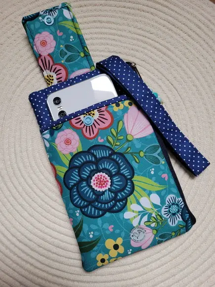 Carteira Porta Celular em Tecido
