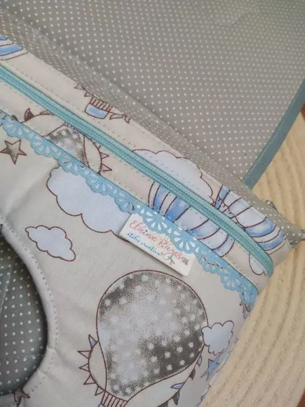 Necessaire Porta Fraldas e Lenço Umedecido