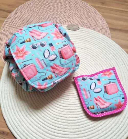 Necessaire Redonda em Tecido Modelo Chinesinha