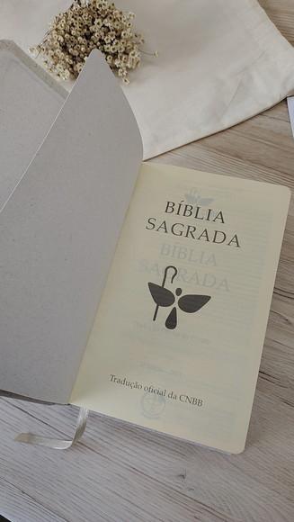 Bíblia Capa Bordada Sagrada Família