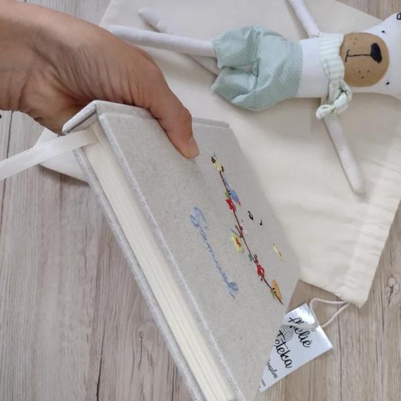 Caderno de Assinaturas Passarinhos Bordado a Mão A5