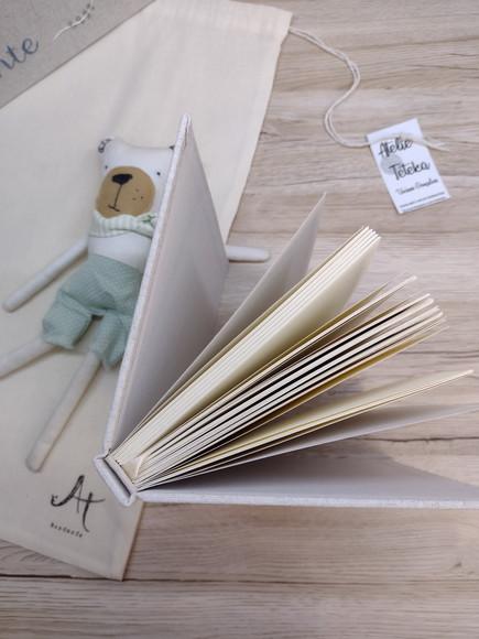 Caderno de Assinaturas Pipa Bordado a Mão A5