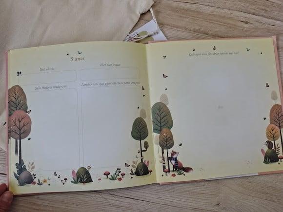 Livro do Bebê Folhinhas Bordado a Mão