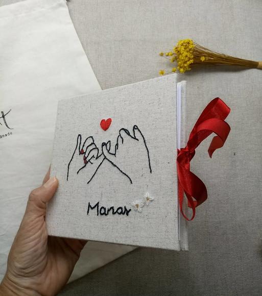 Mini Álbum Manas Bordado à Mão