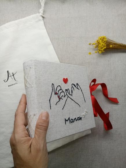 Mini Álbum Manas Bordado à Mão