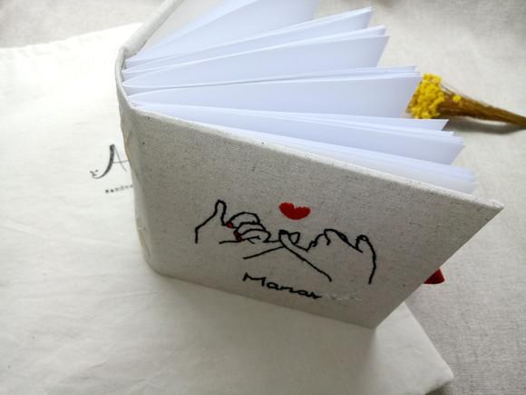 Mini Álbum Manas Bordado à Mão