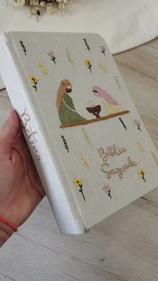 Bíblia Capa Bordada Sagrada Família