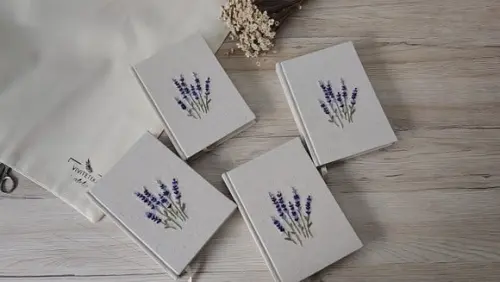 Caderno Bordado Lavanda 10x15cm