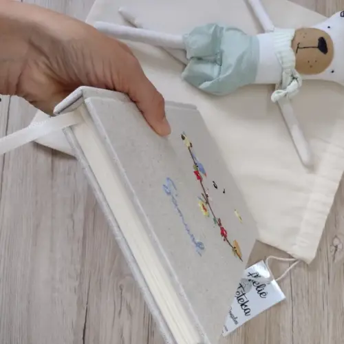 Caderno de Assinaturas Passarinhos Bordado a Mão A5