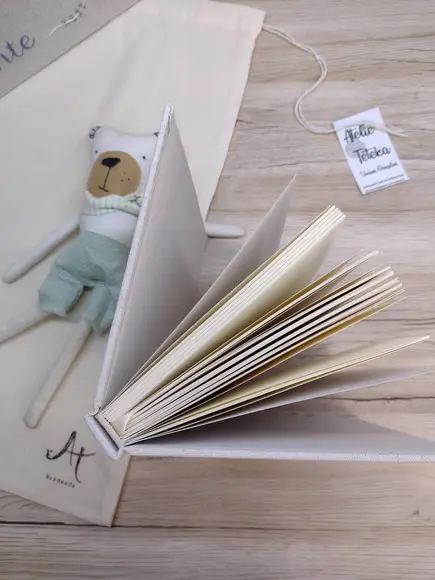 Caderno de Assinaturas Pipa Bordado a Mão A5