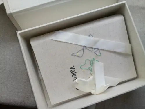 Caixa e Álbum A5 Bordado Mapa Mundi