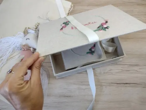 Caixa e Mini Álbum Flores Bordadas