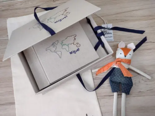 Kit Caixa, Álbum A4, Livro do Bebê Bordado Mapa Mundi