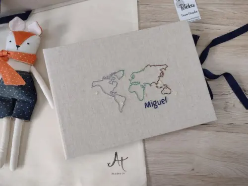 Kit Caixa, Álbum A4, Livro do Bebê Bordado Mapa Mundi
