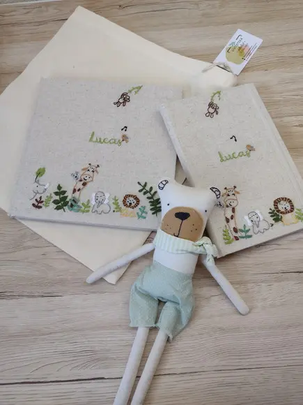 Kit Livro do Bebê + Porta Caderneta Vacina Safari Bord Mão
