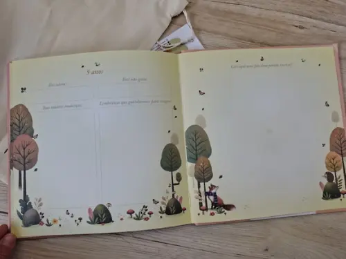 Livro do Bebê Jardim Bordado a Mão