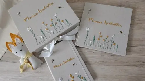 Livro do Bebê, Capa Caderneta e Cx Jardim Amarelo Abelhinhas