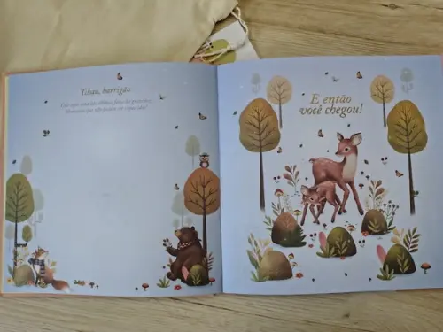 Livro do Bebê Selva Bordado a Mão