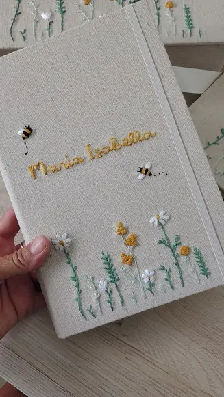 Livro do Bebê, Capa Caderneta e Cx Jardim Amarelo Abelhinhas