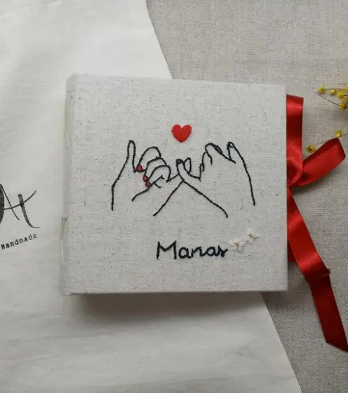Mini Álbum Manas Bordado à Mão