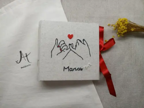 Mini Álbum Manas Bordado à Mão