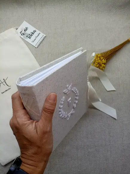 Mini Álbum Batizado Bordado à Mão