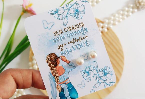 Lembrancinha Dia das Mulheres Tag com Brinco Pérola