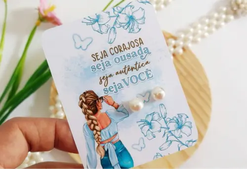 Lembrancinha Dia das Mulheres Tag com Brinco Pérola