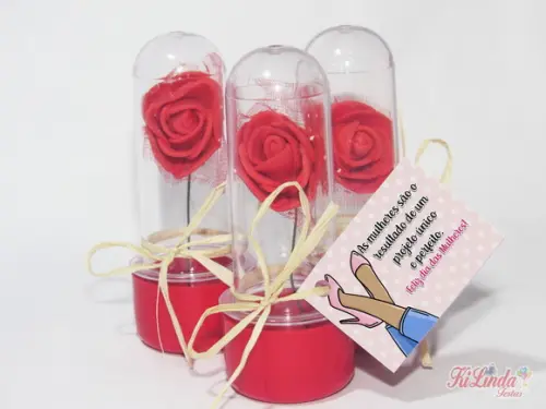Mini Rosa no Tubete Lembrancinha dia das Mulheres