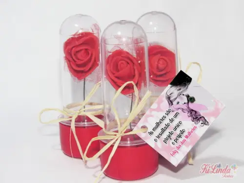 Mini Rosa no Tubete Lembrancinha Dia das Mulheres