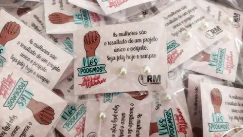 Tag com Brinco Lembrancinha Dia das Mulheres