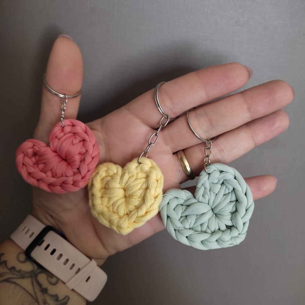 Chaveiro de coração em crochê, para lembrancinhas