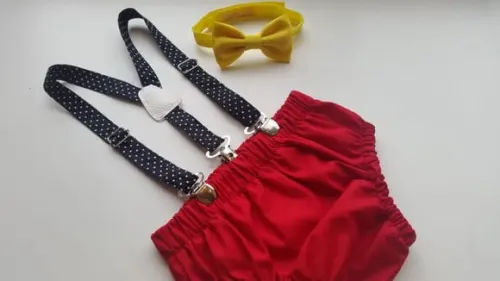 Tapa Fralda com Suspensório e Gravata Michey
