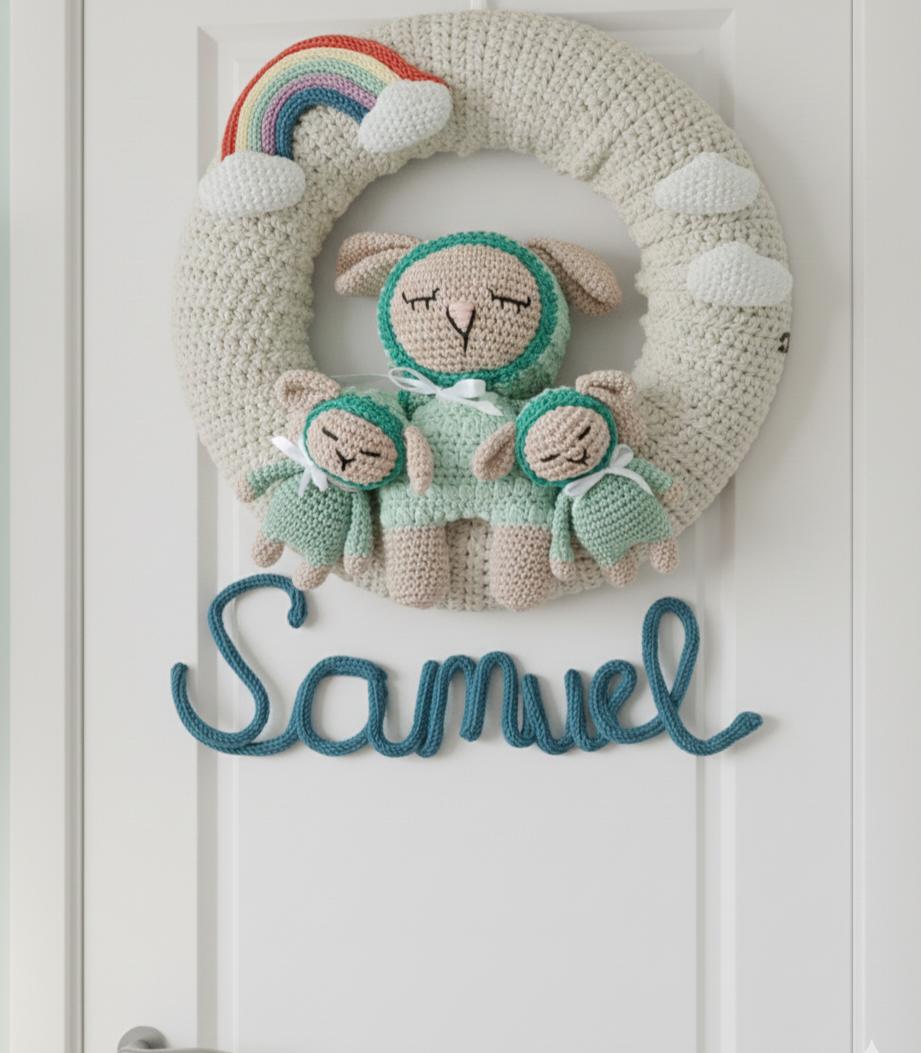 Enfeite Porta Maternidade Amigurumi - Personalizado Cores/temas