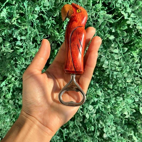 Abridor de Garrafa Madeira Modelo Arara