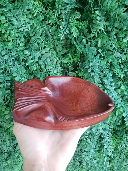 Cinzeiro de Madeira Modelo Peixe Cod 01