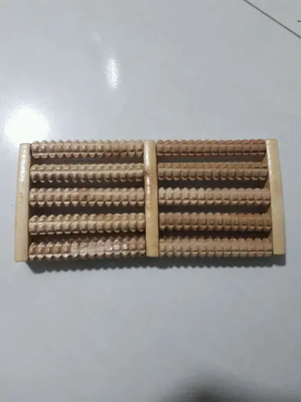 Massageador de Pés Madeira